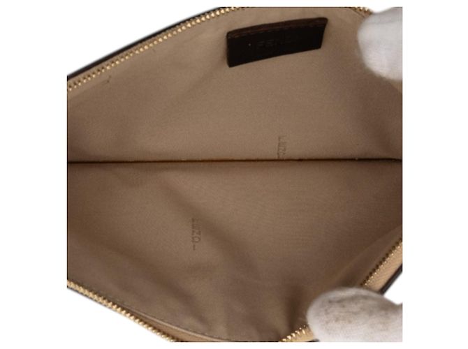 Clutch de cuero beige con tachuelas Fendi de muñeca delgada - vista 4