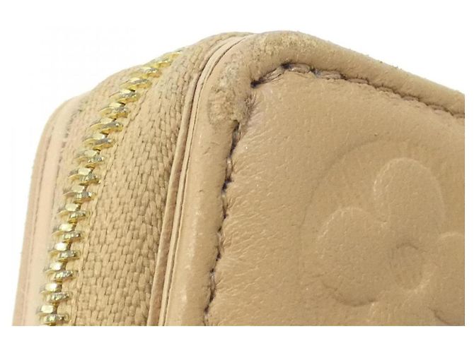 Cartera Lou Coussin Louis Vuitton Camello - vista 3