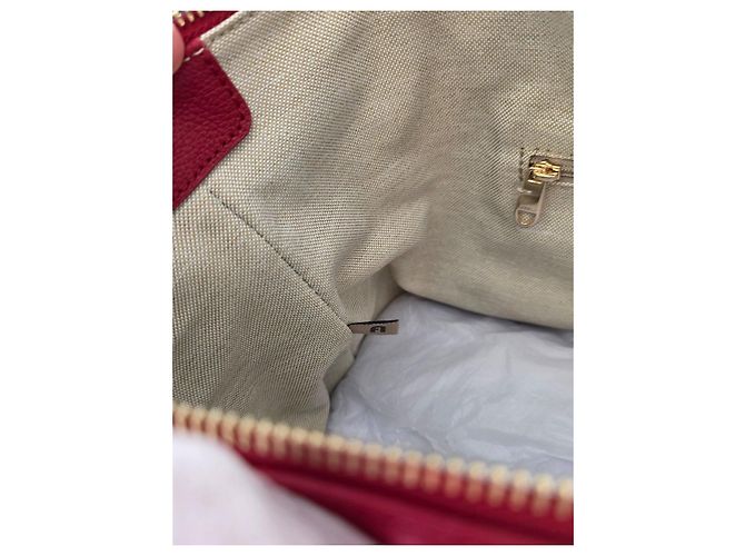 Furla rote Tasche aus genarbtem Leder Golden - Ansicht 10