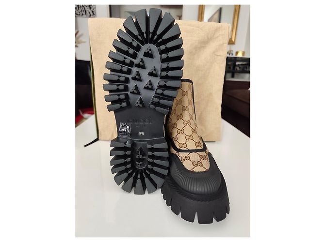 Botas Chelsea Gucci GG Supreme Negro Beige - vista 2