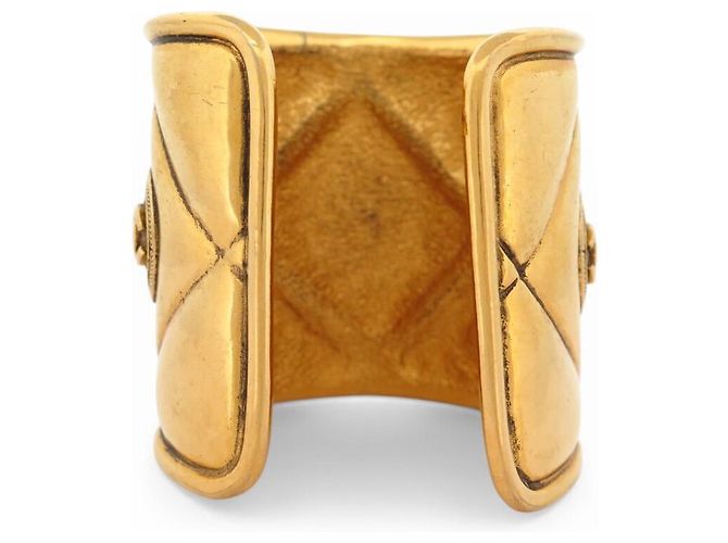 BRACCIALE VINTAGE CHANEL MANCHETTE APERTA QUILT LOGO CC 18 CM ORO D'oro - vista 3