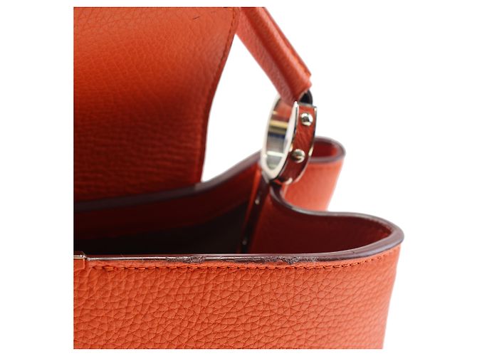 Borsa Louis Vuitton Capucines MM in pelle arancione - vista 10