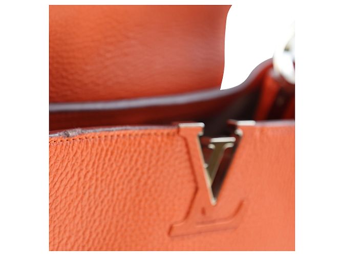 Borsa Louis Vuitton Capucines MM in pelle arancione - vista 9