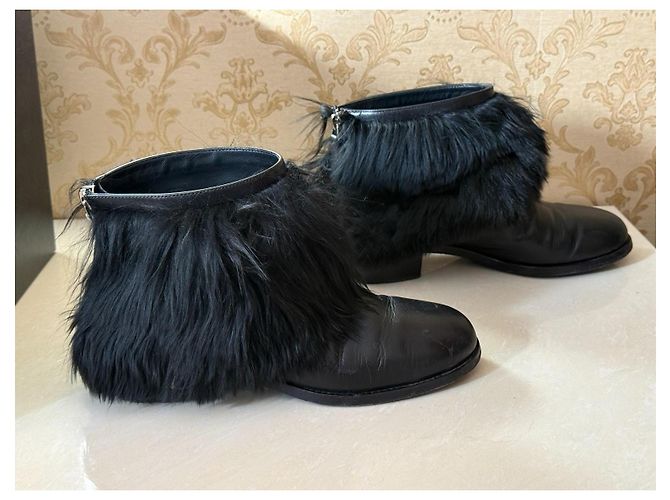 Botines Chanel de cuero negro con borde de piel - vista 5