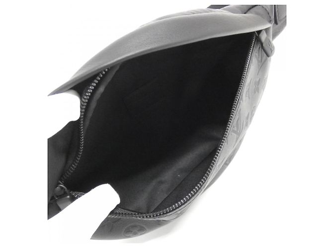 Bumbag Bolso de Hombro PM Discovery Monogram Shadow de Louis Vuitton Negro - vista 5