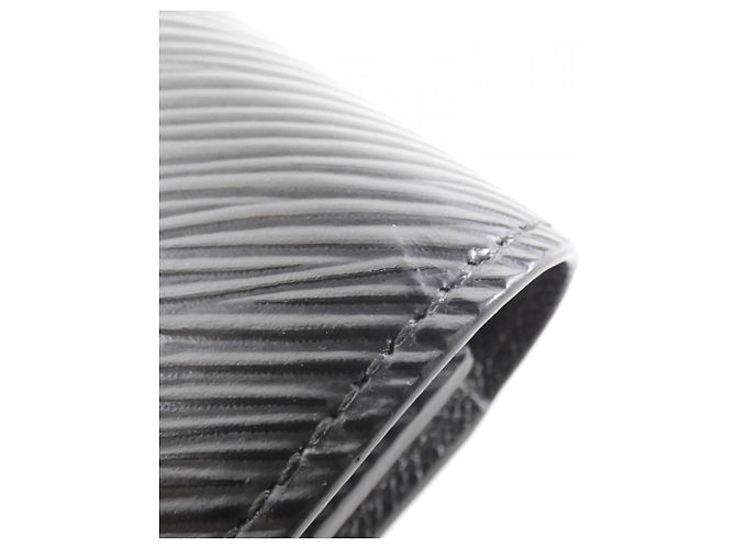 Billetera Compacta Twist Epi Louis Vuitton Negro - vista 3