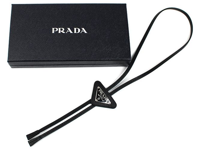 Cravatta Bolo in Pelle Saffiano da Uomo PRADA - vista 5