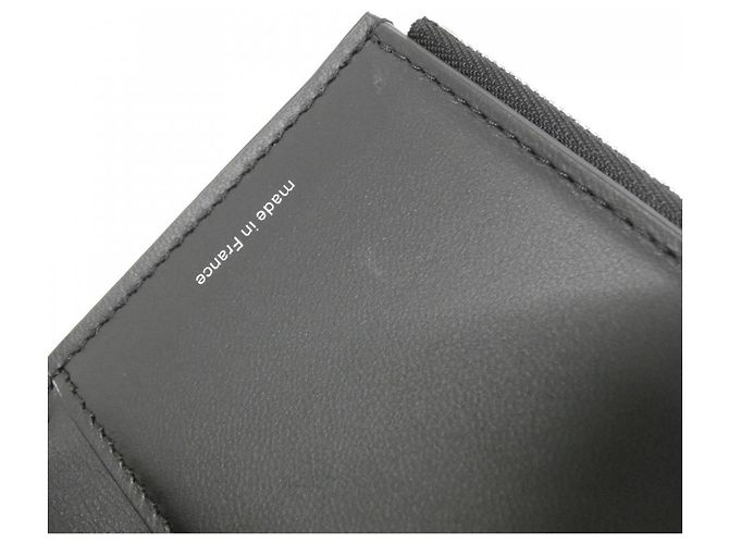 Billetera Compacta Capucines en Taurillon (LV x YK) de Louis Vuitton Negro - vista 4