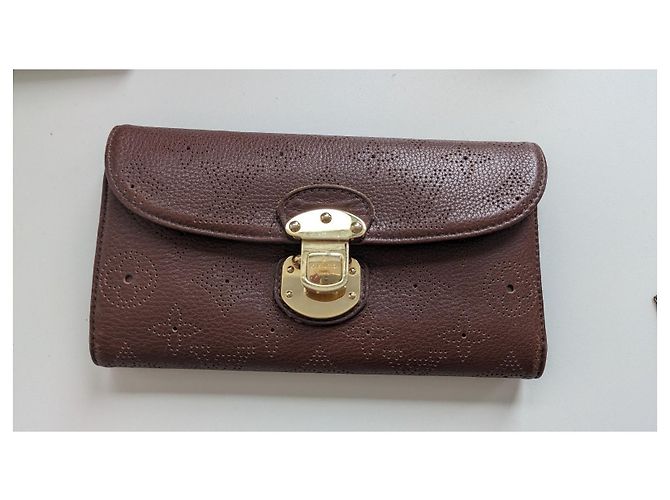 Mahina Babylone Louis Vuitton Mahina Amelie leather wallet brown - view 10