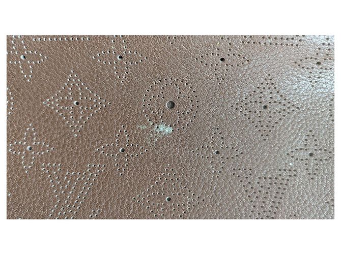 Mahina Babylone Louis Vuitton Mahina Amelie leather wallet brown - view 5