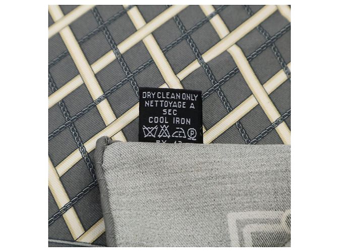 CHANEL Bandana Mini Sciarpa in Seta con Logo a Catena Design Matelassé Grigio Donna Marrone - vista 7