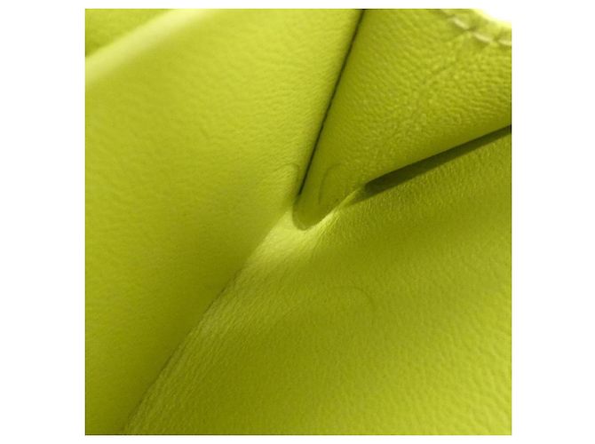 Cartera Lou Coussin Louis Vuitton Amarillo - vista 10