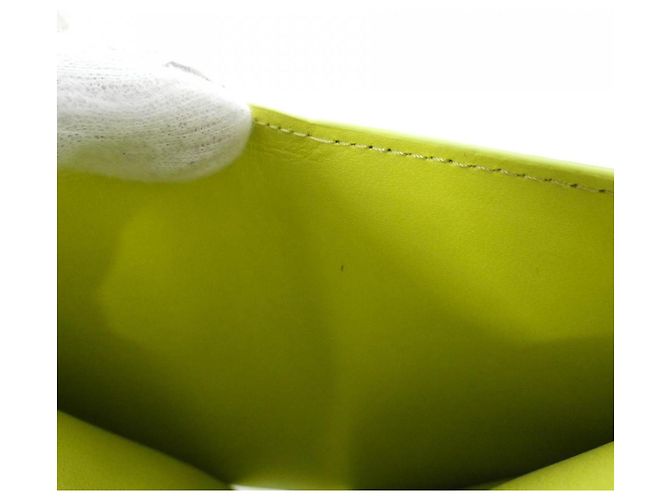 Cartera Lou Coussin Louis Vuitton Amarillo - vista 8