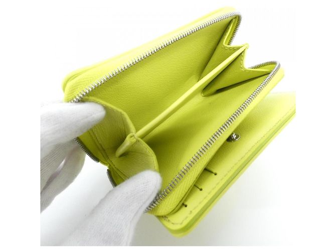 Cartera Lou Coussin Louis Vuitton Amarillo - vista 9