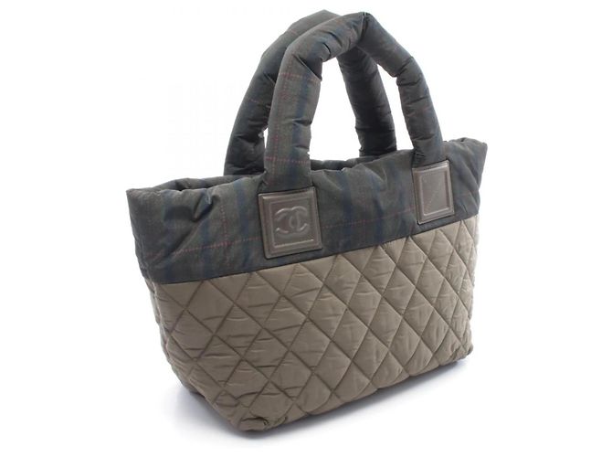 Borsa Tote Piccola Coco Cocoon di Chanel Cachi - vista 2