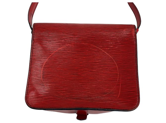 Borsa a Spalla Cartouchiere MM in Pelle Epi Louis Vuitton Rosso - vista 2