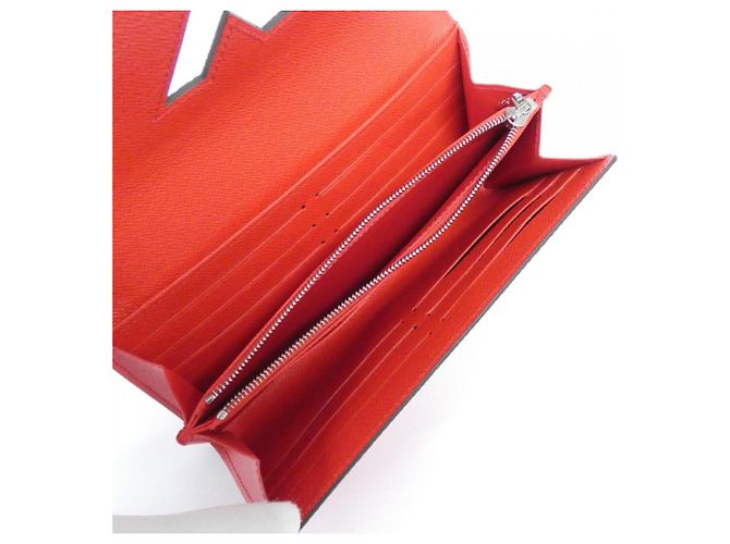 Cartera Twist Epi Louis Vuitton Roja - vista 4