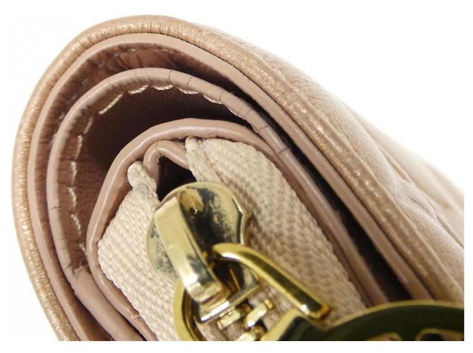 Cartera Lou Coussin Louis Vuitton Camello - vista 2