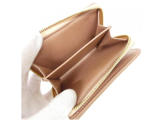 Cartera Lou Coussin Louis Vuitton Camello - vista 8
