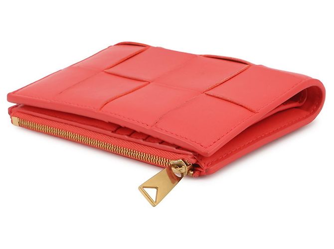 Portafoglio pieghevole in pelle Cassette Medium di Bottega Veneta - vista 2