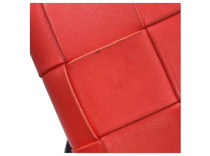 Portafoglio pieghevole in pelle Cassette Medium di Bottega Veneta - vista 8