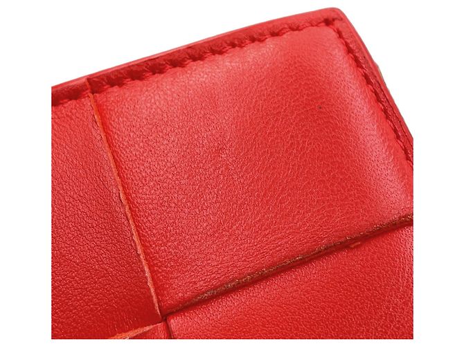 Portafoglio pieghevole in pelle Cassette Medium di Bottega Veneta - vista 9