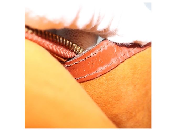 Louis Vuitton Gobelins Epi Leather Marrone - vista 7