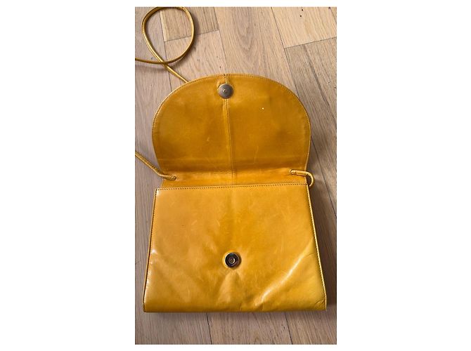 Bruno Magli Borsa a Spalla in Pelle Gialla Giallo - vista 3