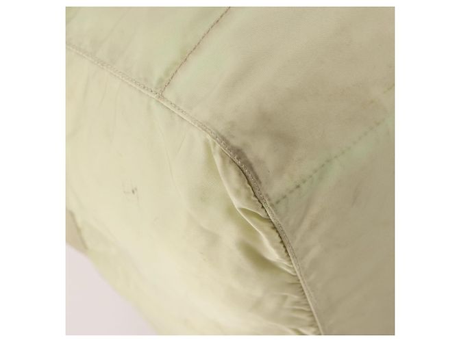 Borsa Boston Prada in nylon crema beige Auth ti3742 Crudo - vista 17