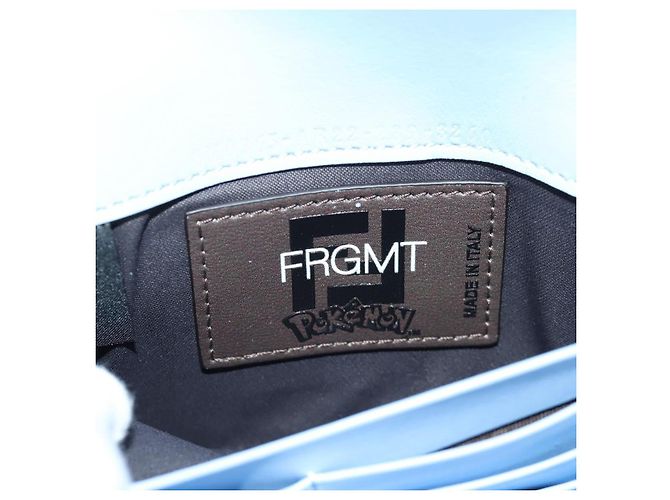 FENDI x FRGMT x POKMON Mini Ryu Schultergeldbörse aus Zucca-Canvas Auth 167075SM Braun Schwarz - Ansicht 22