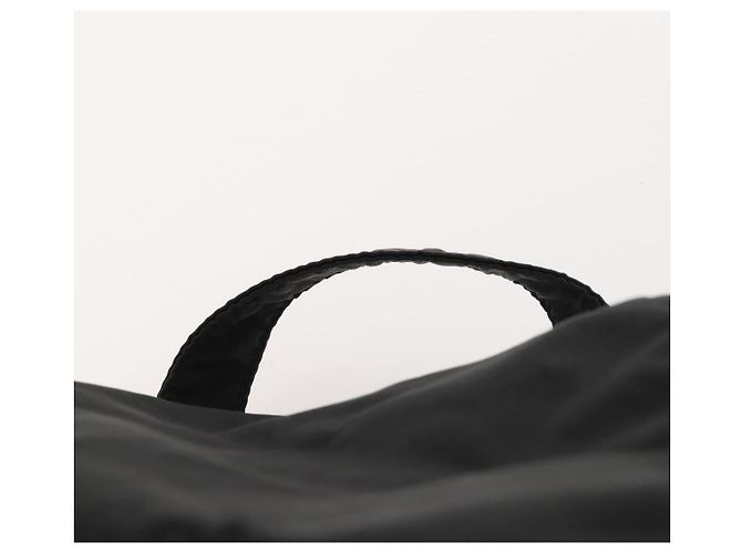 Zaino PRADA in nylon nero e oro Auth 172266 D'oro - vista 14