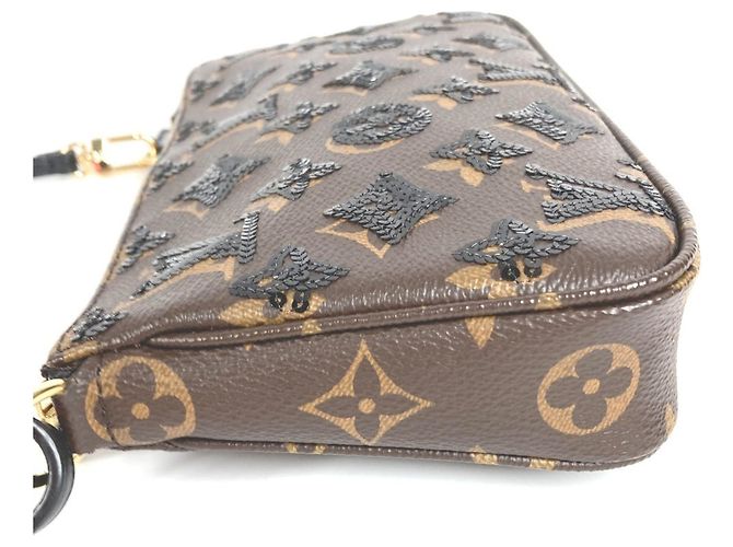 Pochette Accessoires Monogram in Paillettes Louis Vuitton Marrone Monogramma - vista 4