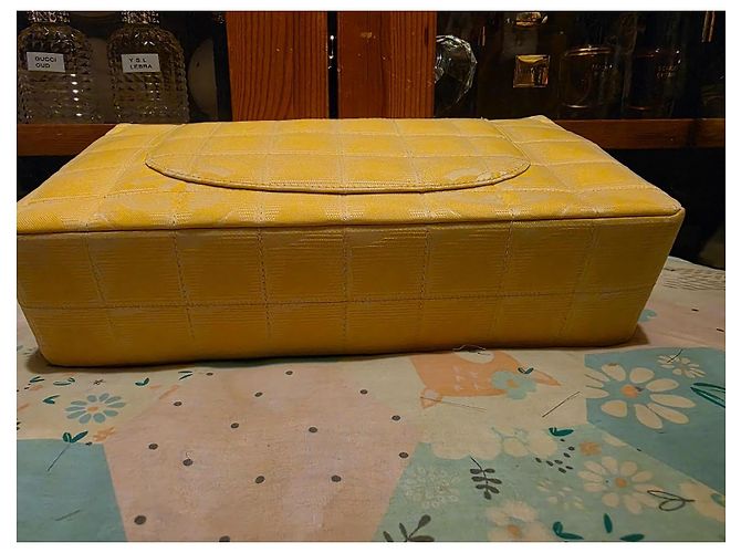 2.55 Borsa Chanel Travel Line con patta gialla in tessuto Giallo - vista 3