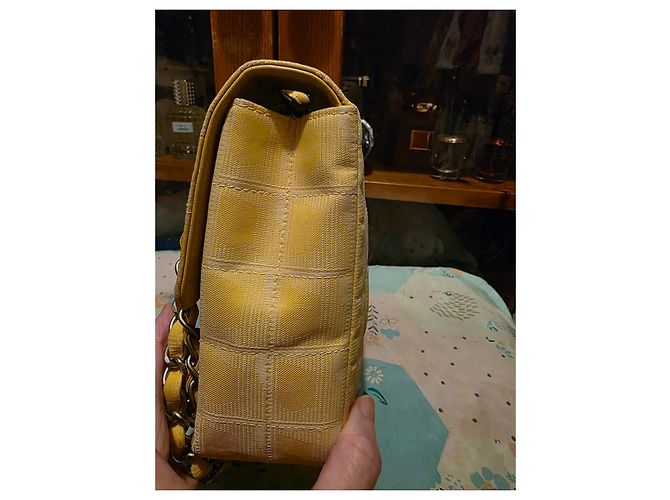2.55 Borsa Chanel Travel Line con patta gialla in tessuto Giallo - vista 4