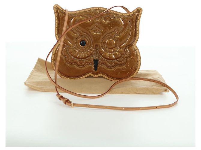 LOUIS VUITTON Pochette Owl Comte De Feu Vernis Bronzo M92268 Auth 172440V - vista 12