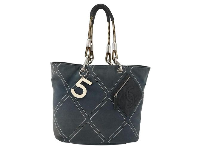 Borsa Tote CHANEL in tela blu navy con CC argento Auth bs33826 - vista 13