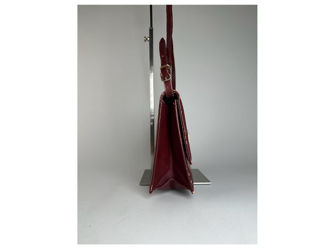 Vintage Givenchy Schultertasche aus Leder in Burgunderrot Bordeaux - Ansicht 11