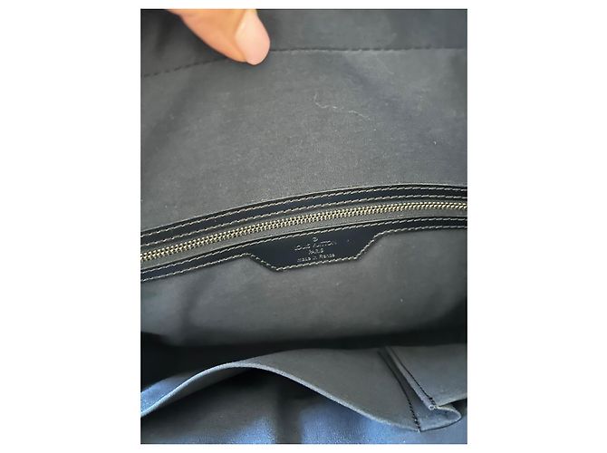 Borsa a mano Louis Vuitton Mat Malden Monogram Blu Notte in Pelle Blu navy - vista 2