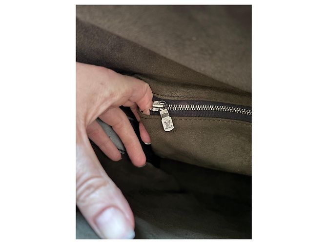 Borsa Tote Epi Sac Plat Louis Vuitton Nera Nero - vista 11