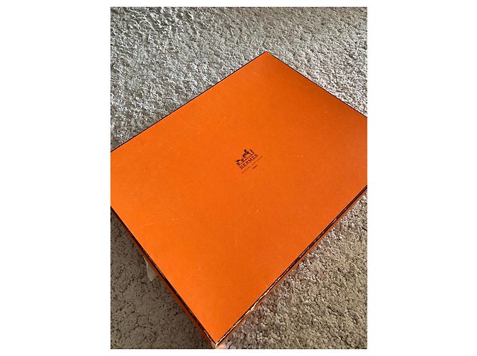 Completo pigiama in seta rossa di Hermès Rosso - vista 13