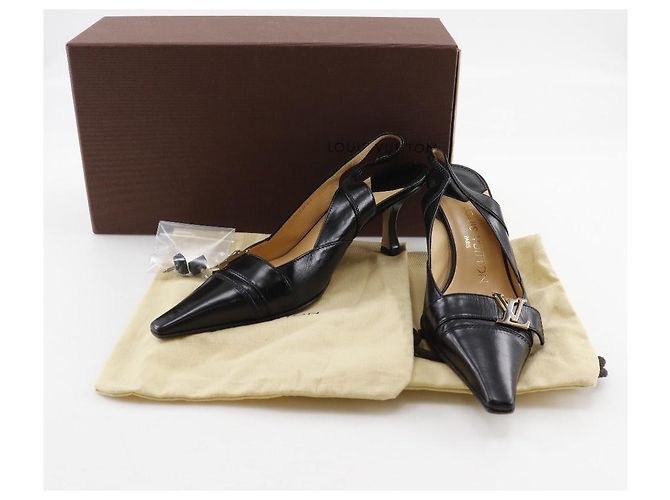 Pumps in pelle Initiale Louis Vuitton Nero - vista 18