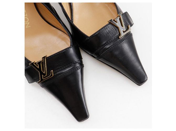 Pumps in pelle Initiale Louis Vuitton Nero - vista 4