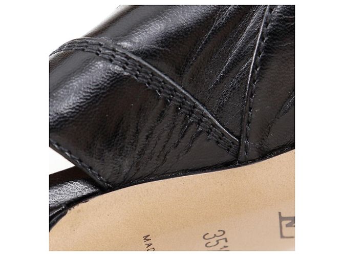 Pumps in pelle Initiale Louis Vuitton Nero - vista 7