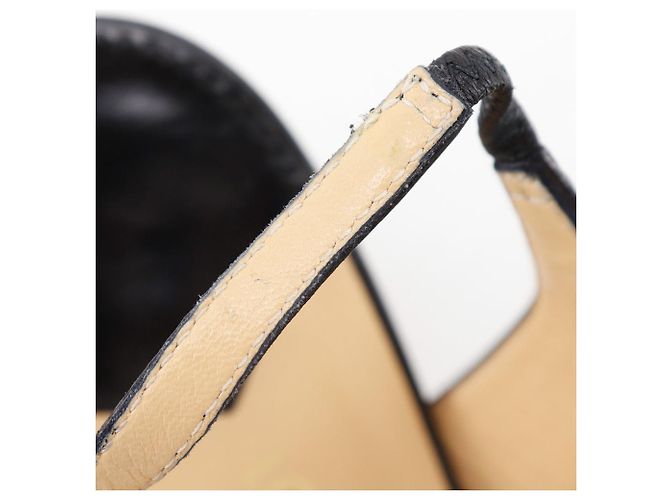 Pumps in pelle Initiale Louis Vuitton Nero - vista 8