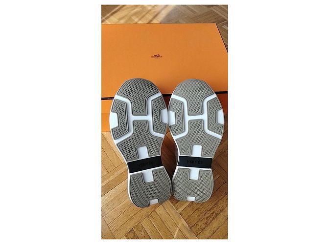 Hermès BASKETS HERMES "JUST" EN JERSEY TECHNIQUE/DAIM. Beige - vue 8