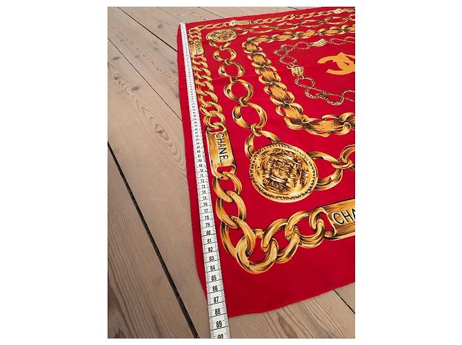 Foulard in seta Chanel Rosso con Stampa Catena e Monete D'oro - vista 11