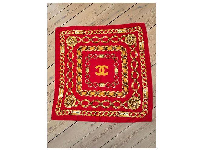Foulard in seta Chanel Rosso con Stampa Catena e Monete D'oro - vista 2