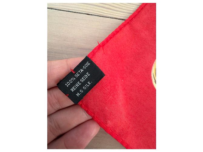 Foulard in seta Chanel Rosso con Stampa Catena e Monete D'oro - vista 9