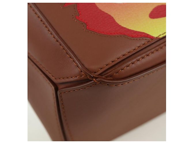 LOEWE - Puzzle Piccolo Calcifer in Pelle Ghibli Castello Errante 2way 167069SM Marrone D'oro - vista 12