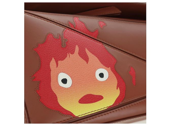 LOEWE - Puzzle Piccolo Calcifer in Pelle Ghibli Castello Errante 2way 167069SM Marrone D'oro - vista 16